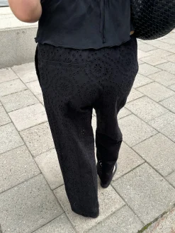 Djerf Avenue Broderie Anglaise Byxor Svart Sale