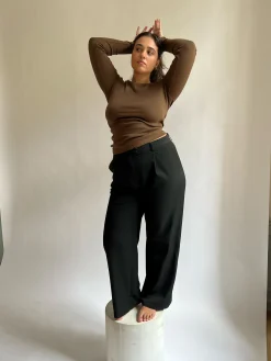 Djerf Avenue Daglig Langarmad Topp Ribbad Kakao Best Sale