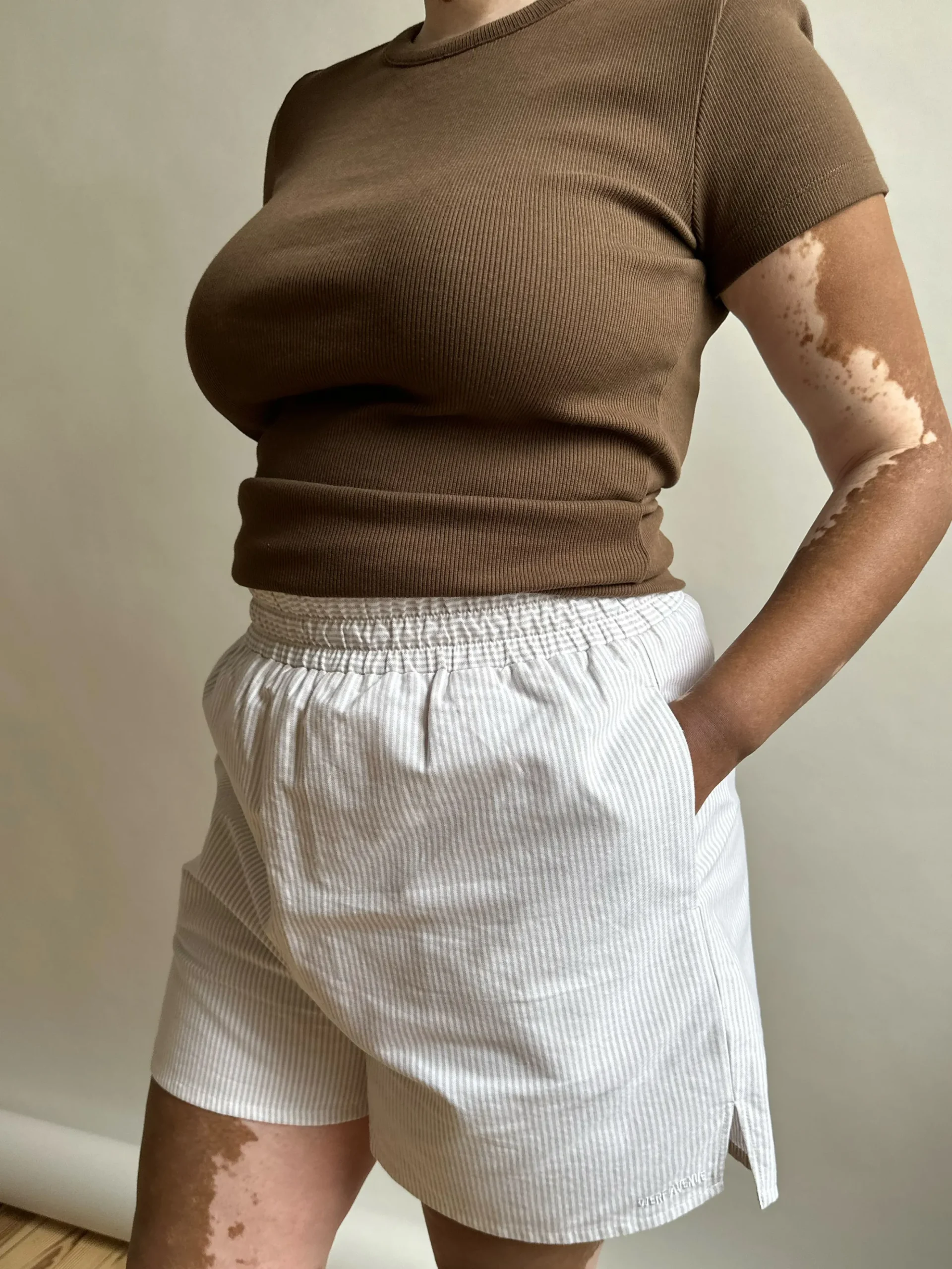 Djerf Avenue Daglig T-Shirt Ribbed Kakao Store