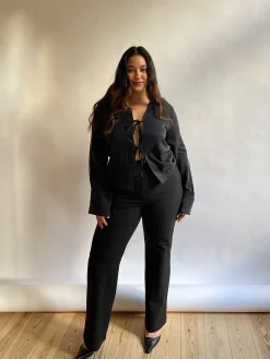 Djerf Avenue Dag-Till-Dag Byxor Svarta Hot