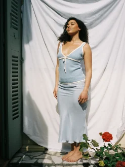 Djerf Avenue Dromkjol Babybla Fashion