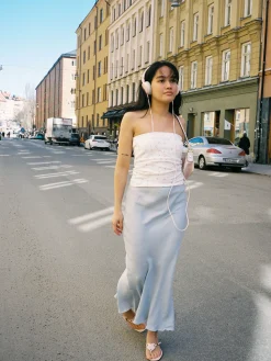 Djerf Avenue Dromkjol Babybla Fashion