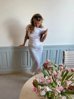 Djerf Avenue Dromkjol Babybla Fashion