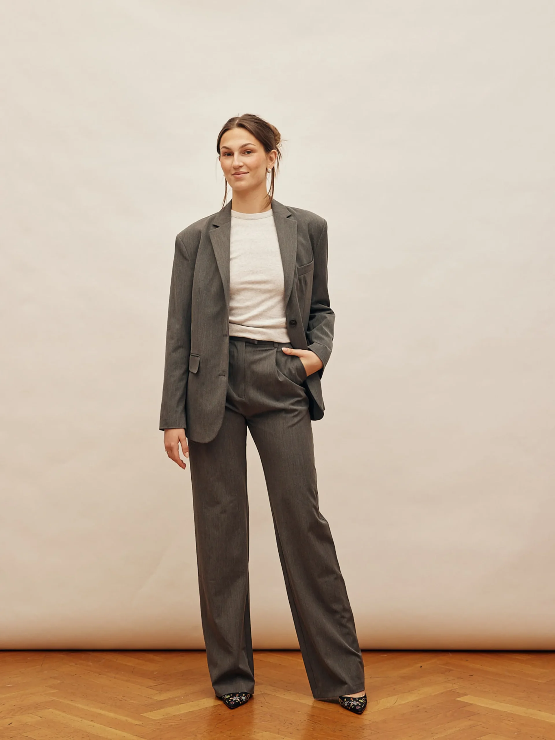 Djerf Avenue Favoritbyxor Gra - Hog Online