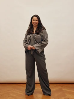 Djerf Avenue Favoritbyxor Gra - Hog Online