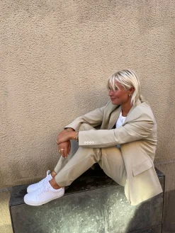 Djerf Avenue First Choice Pants Greige Fashion