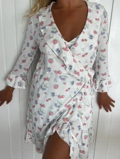 Djerf Avenue Go Slow Robe Sommarbar Fashion