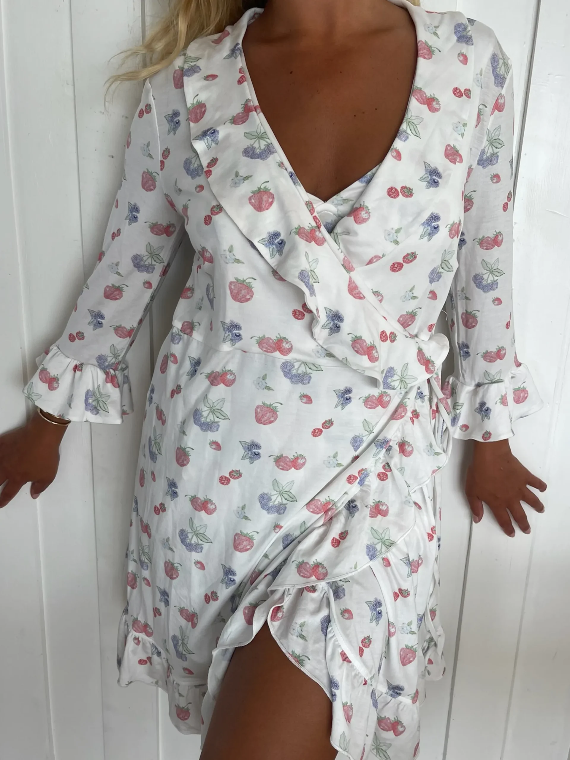 Djerf Avenue Go Slow Robe Sommarbar Fashion