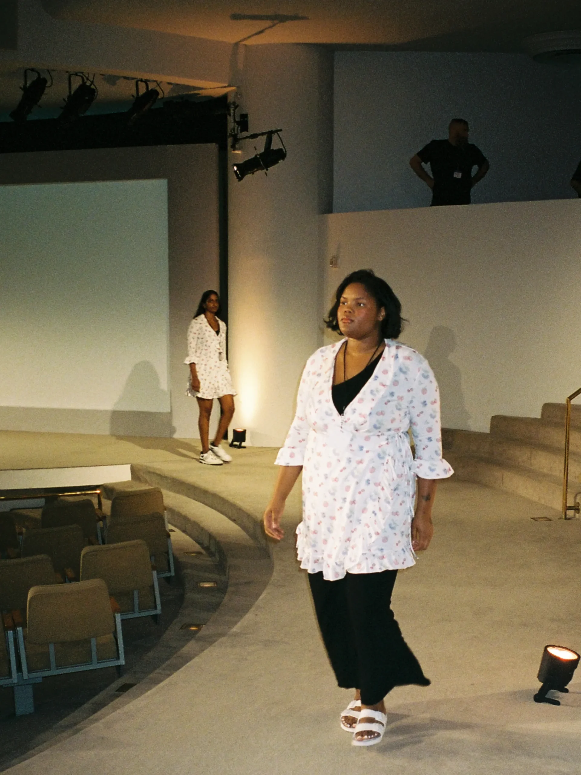 Djerf Avenue Go Slow Robe Sommarbar Fashion