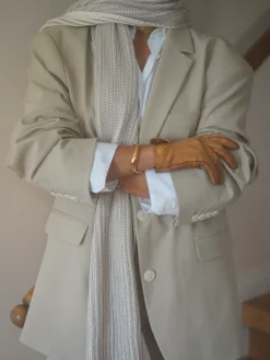 Djerf Avenue Kontrastscarf Beige Store