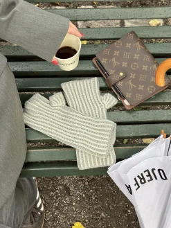 Djerf Avenue Kontrastvantar Beige Best