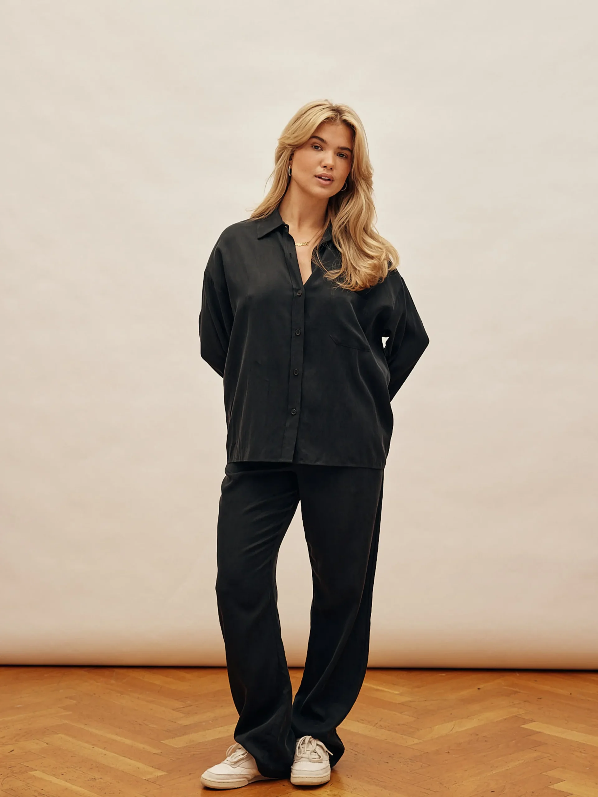 Djerf Avenue On The Go Byxor Ash Cheap