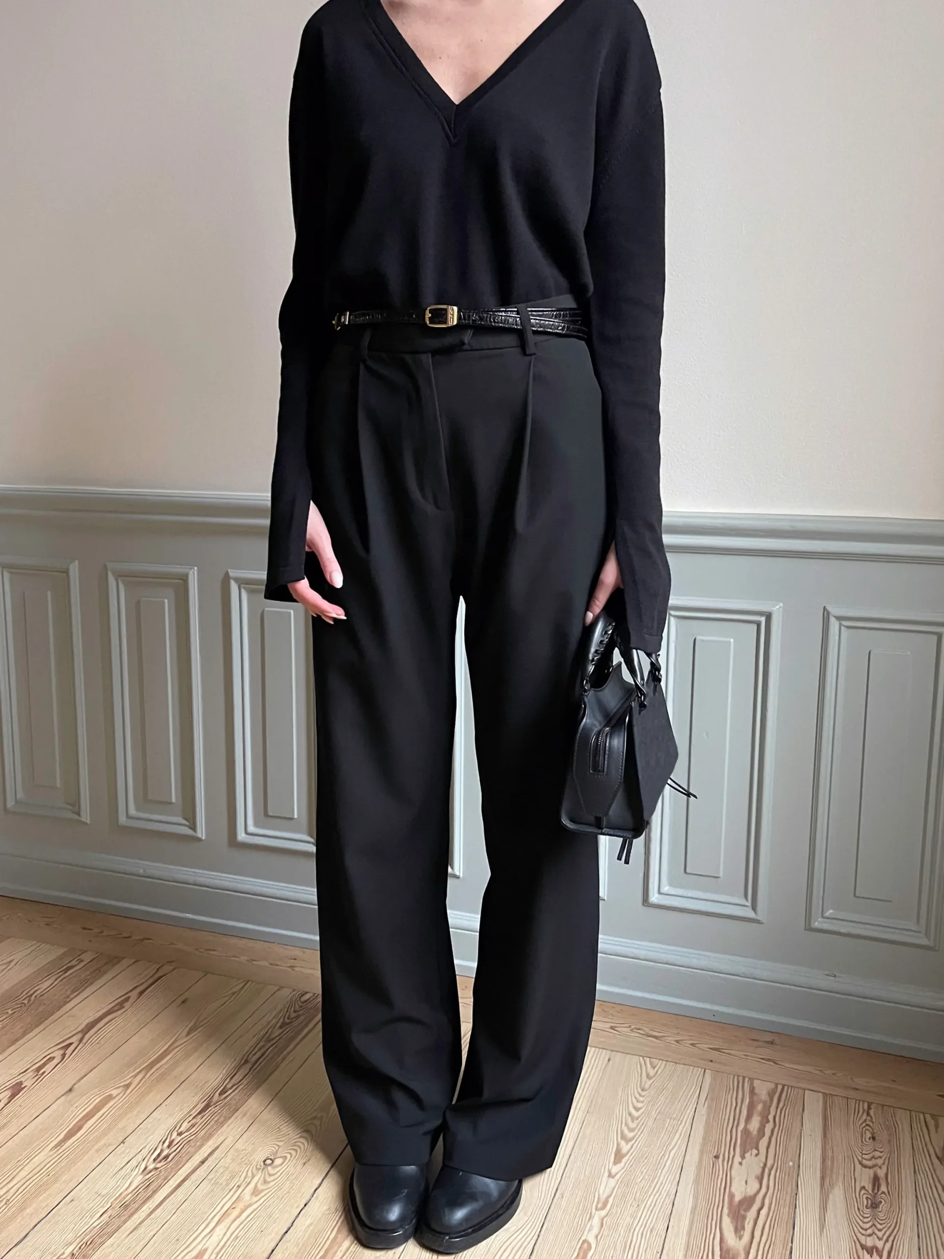 Djerf Avenue Remake Getaway V-Ringad Topp Svart Shop