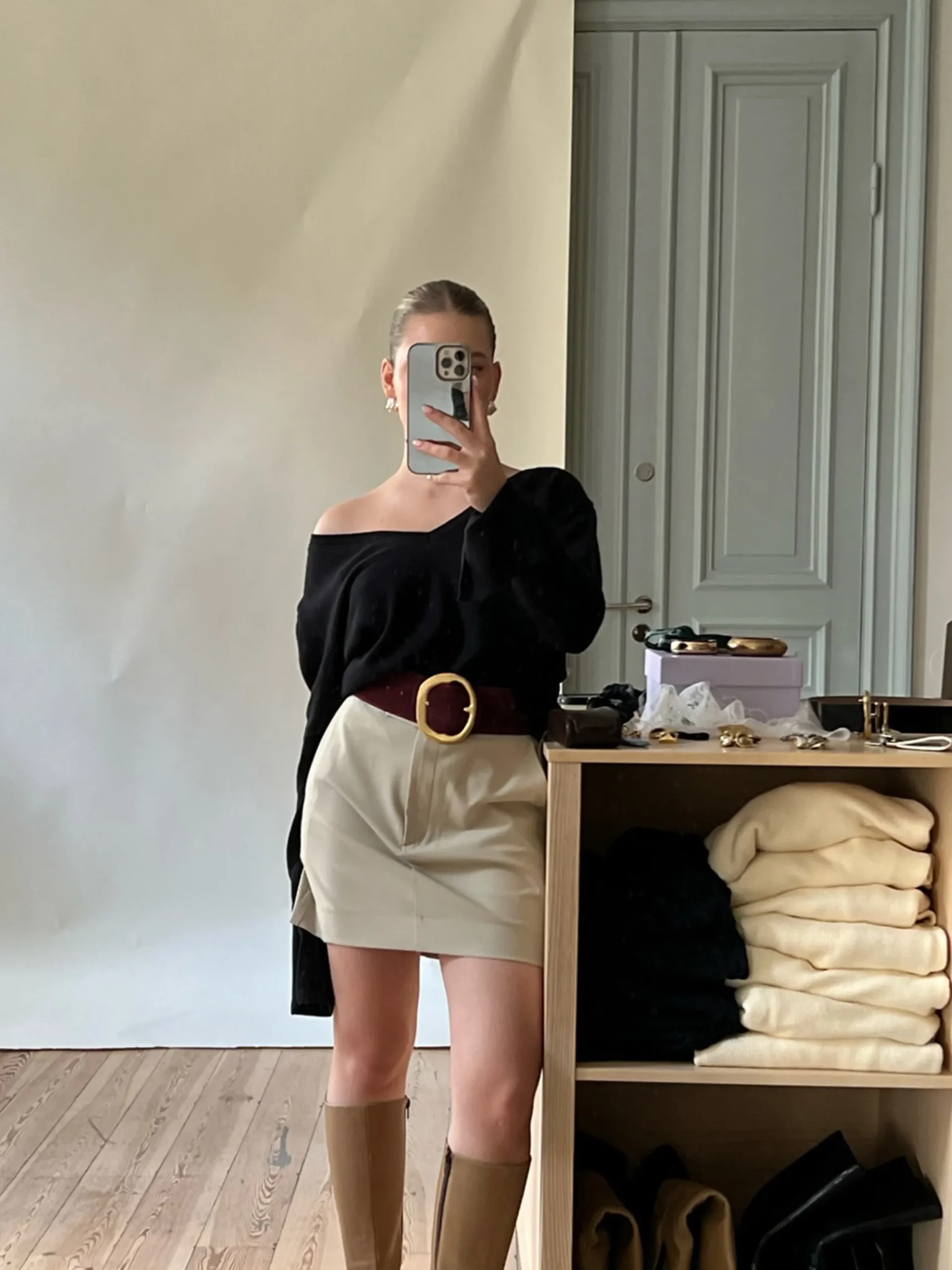 Djerf Avenue Remake Getaway V-Ringad Topp Svart Shop