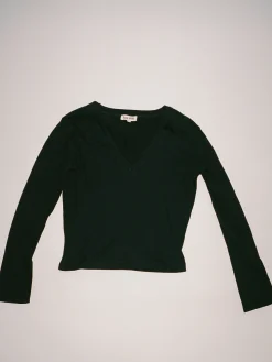 Djerf Avenue Remake Getaway V-Ringad Topp Svart Shop