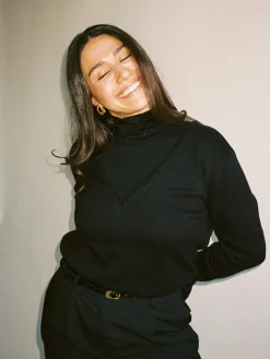 Djerf Avenue Remake Getaway V-Ringad Topp Svart Shop