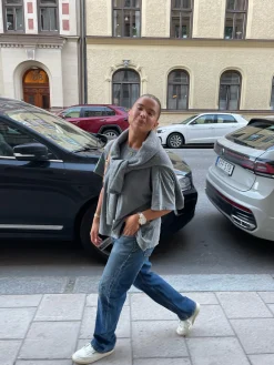 Djerf Avenue T-Shirt Tvattad Gra Sale