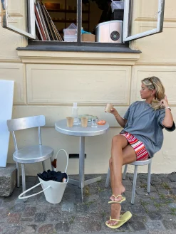 Djerf Avenue T-Shirt Tvattad Gra Sale