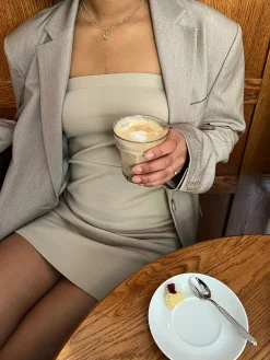 Djerf Avenue Tubeklanning Nougat Best